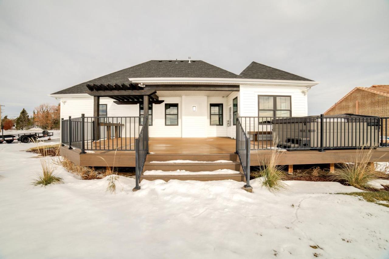 Teton Valley Getaway With Private Deck And Hot Tub! Ashton Exterior photo